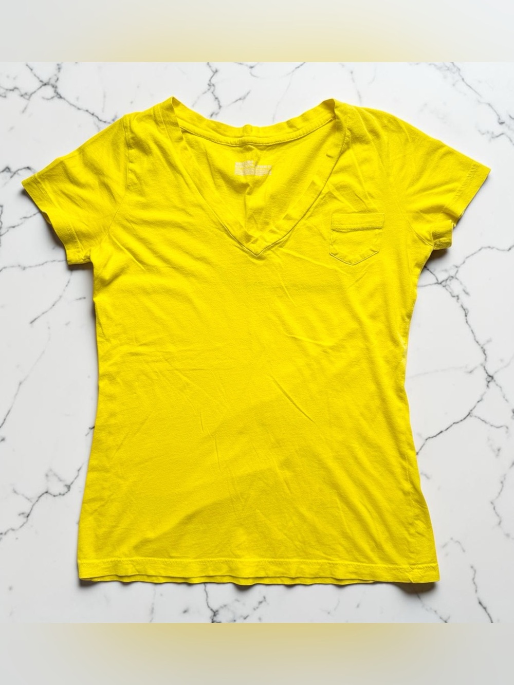 Mossimo Supply Co M V-Neck Boyfriend Tee Yellow 2000s Pocket Soft Cotton Basic